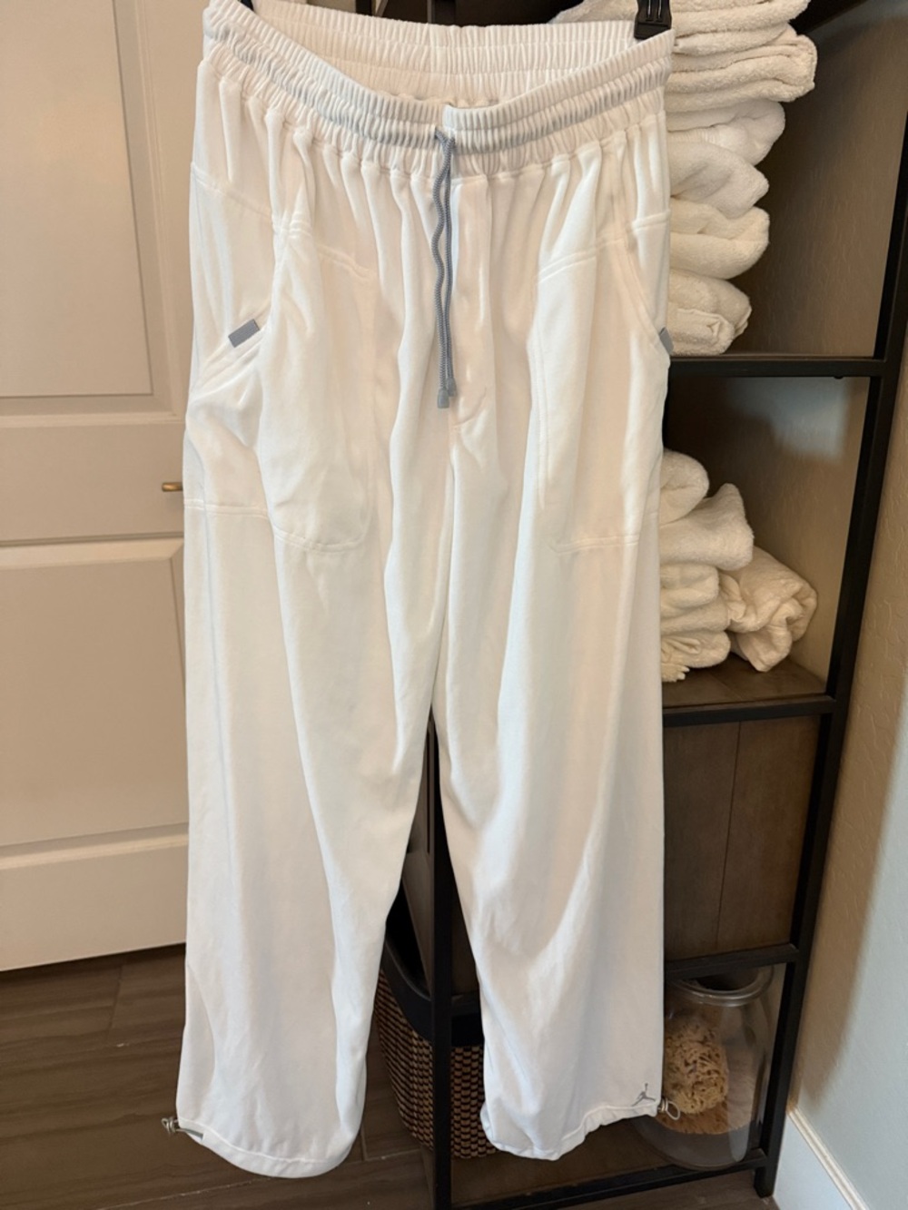 Nike White Men's Drawstring Joggers with Grey Accent
